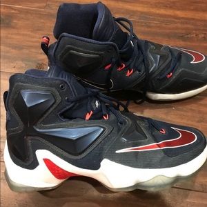 Mens Lebron Sneakers size 10.5